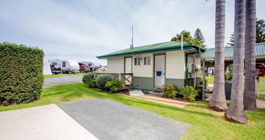 Batemans Bay Easts Cabin Ensuite3 1418