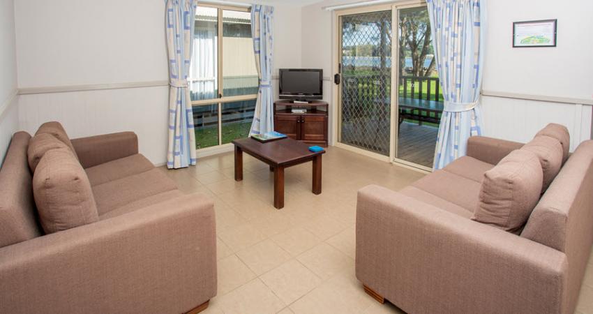 BIG4 Batemans Bay Waterfront Condo 900px 17 23